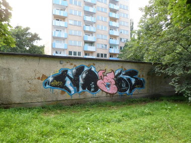Graffiti Wall - Photo by NOIIO3 - no2, notwo, number2 (2012)