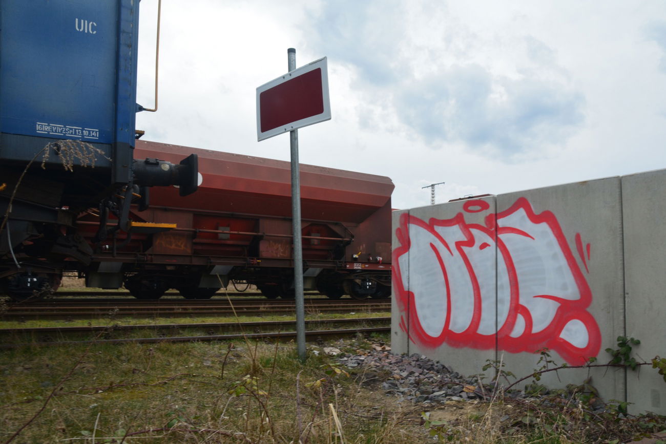 Graffiti Bombing - Photo by NOIIO3 - no2 (2016)