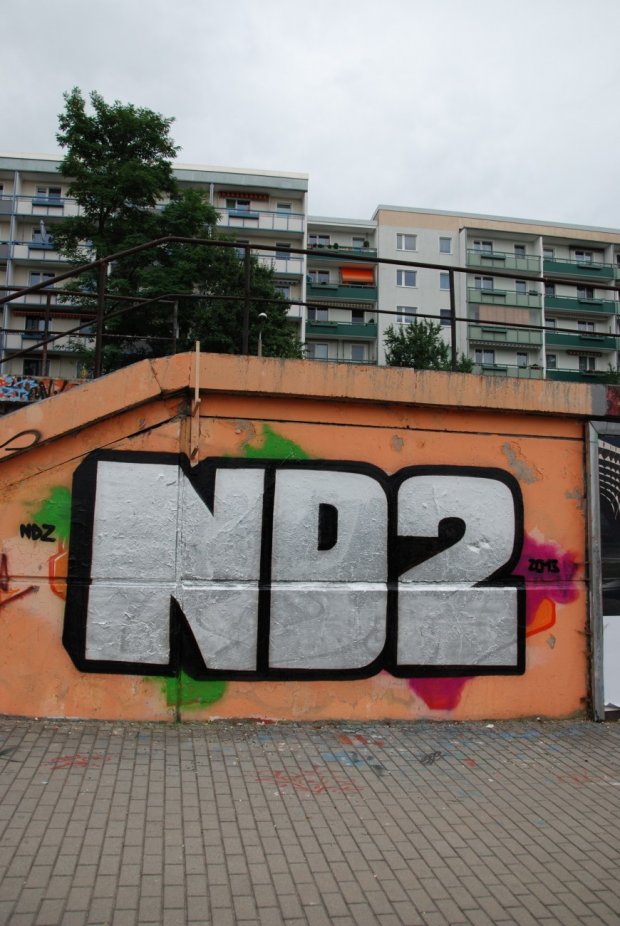 Graffiti Bombing - Photo by NOIIO3 - no2 (2013)