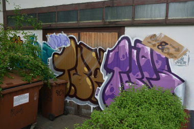 Graffiti Wall - Photo by NOIIO3 - tups, tup (2016)