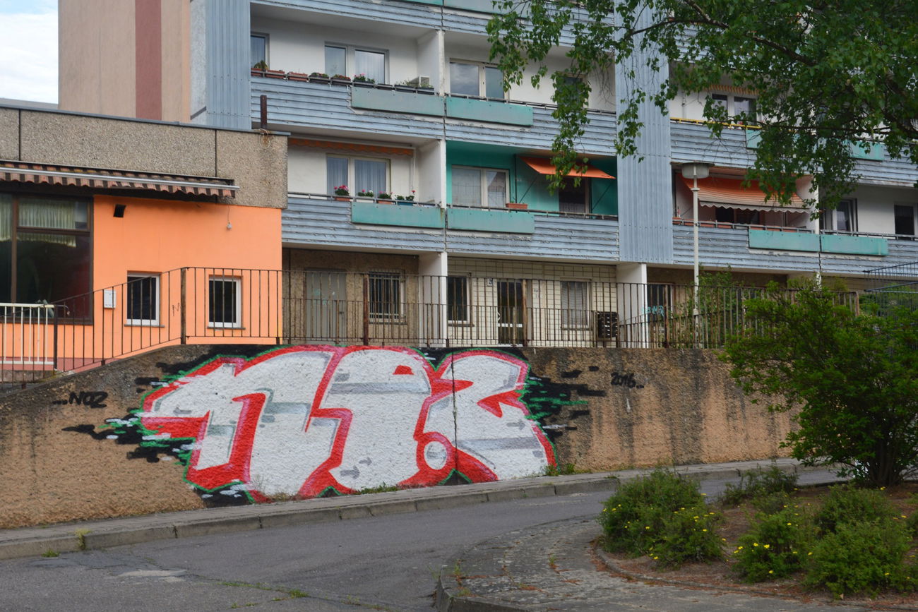 Graffiti Bombing in Frankfurt (Oder) - Photo by NOIIO3 - no2, nr2, number2 (2016)