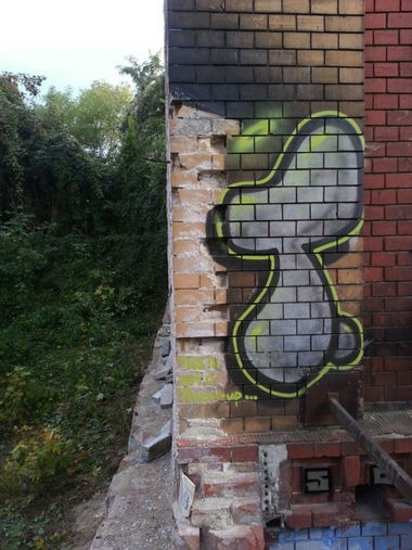 Graffiti Bombing - Photo by NOIIO3 - tups, tup, t (2016)