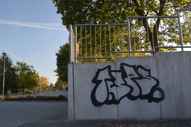 Graffiti Bombing in Frankfurt (Oder) - Photo by NOIIO3 - thisisatup, throwup, tups (2016)