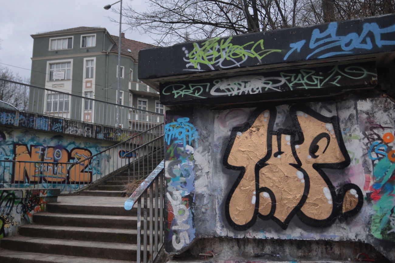 Graffiti Bombing - Photo by NOIIO3 - tups, tup (2016)