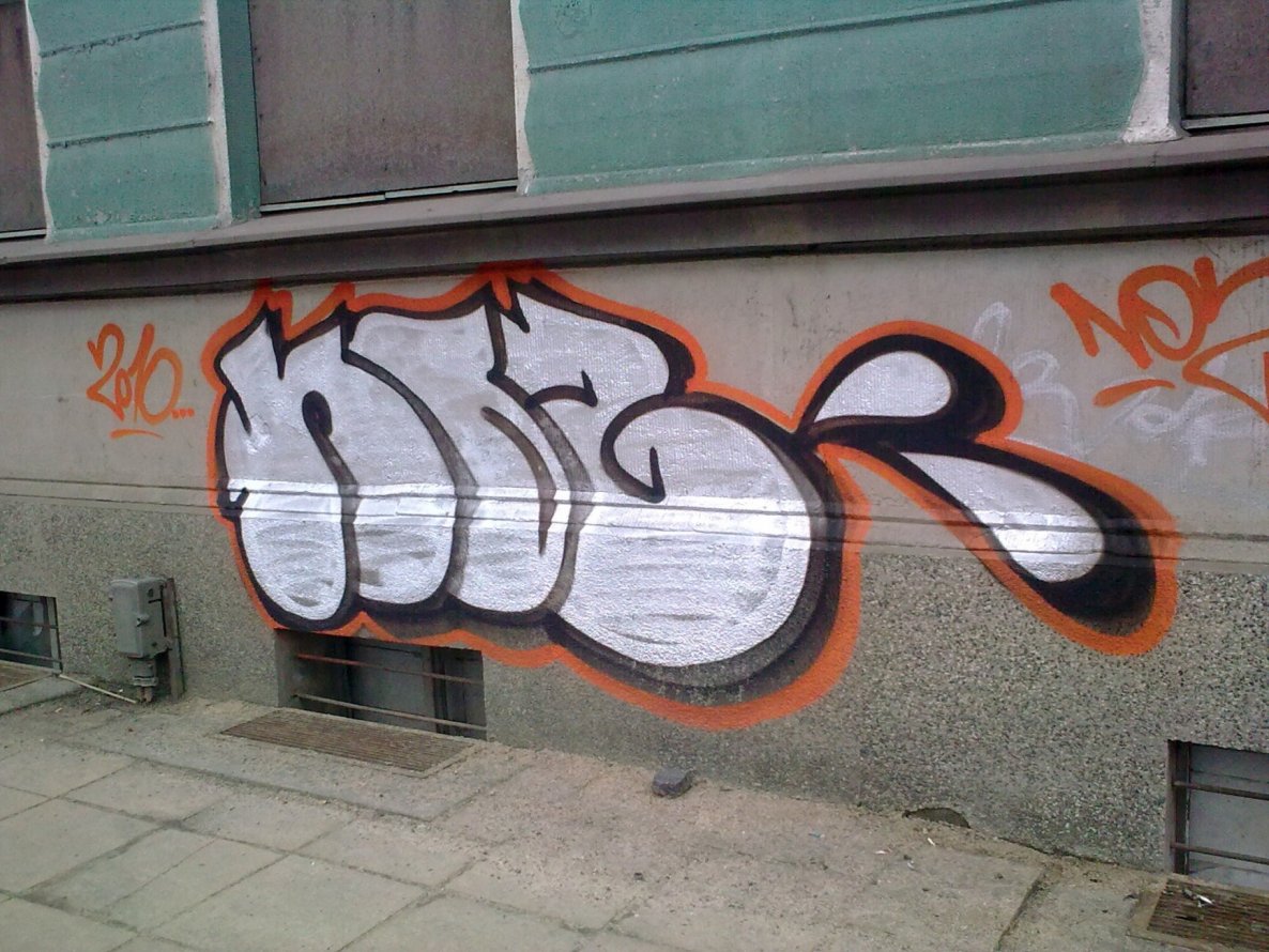 Graffiti Wall - Photo by NOIIO3 (2010)