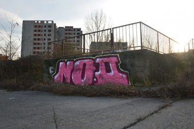 Graffiti Bombing - Photo by NOIIO3 - no2, number2, nr2 (2015)