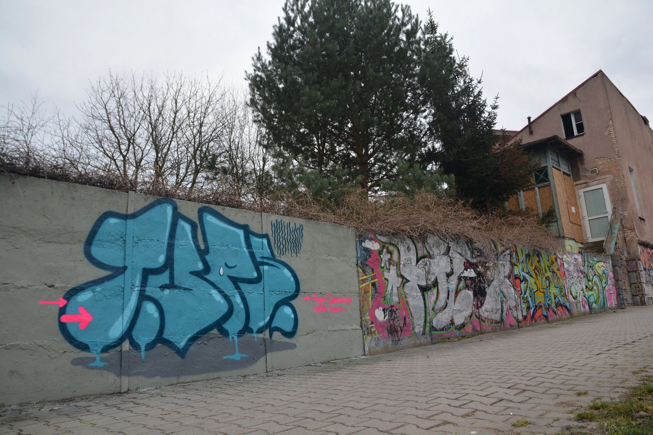 Graffiti Wall in Slubice - Photo by NOIIO3 - tups (2016)