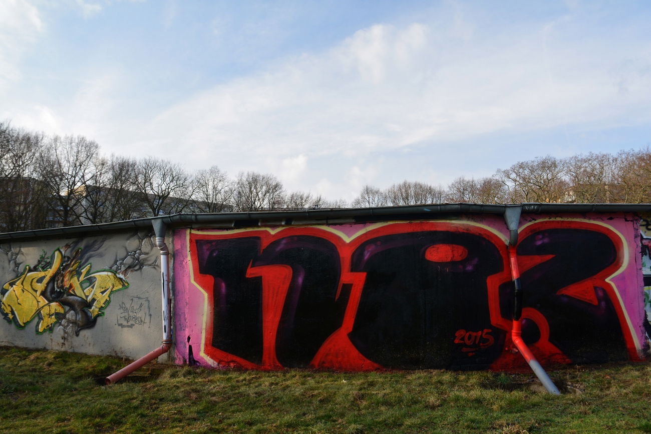 Graffiti Bombing - Photo by NOIIO3 - no2, nr2, number2 (2016)