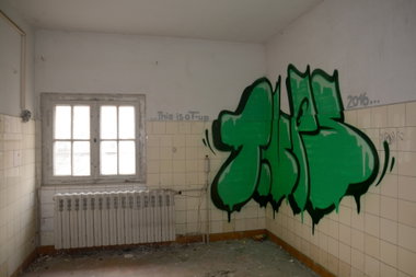 Graffiti Wall - Photo by NOIIO3 - tups (2016)