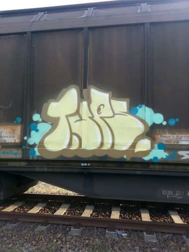 Graffiti Train - Photo by NOIIO3 - tups, tup (2016)