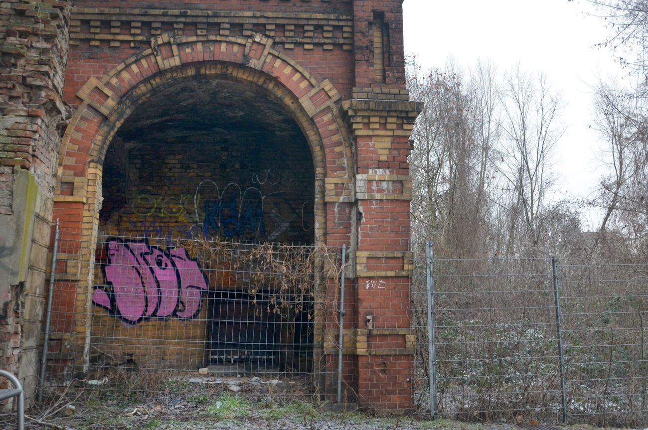 Graffiti Bombing in Frankfurt (Oder) - Photo by NOIIO3 - no2, number2, notwo (2015)