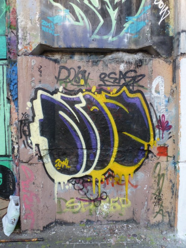 Graffiti Bombing - Photo by NOIIO3 (2014)