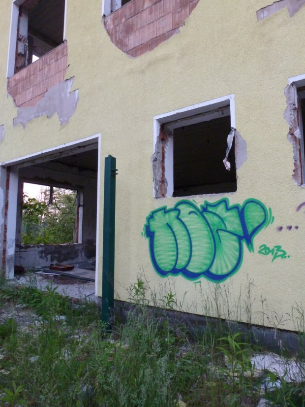 Graffiti Bombing - Photo by NOIIO3 (2013)
