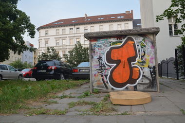 Graffiti Bombing in Frankfurt (Oder) - Photo by NOIIO3 - tups, tup (2016)