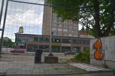 Graffiti Bombing - Photo by NOIIO3 - tups (2016)