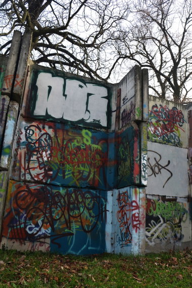 Graffiti Wall - Photo by NOIIO3 - no2, numbertwo, nummerzwei (2016)