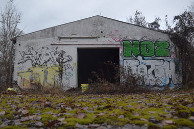 Graffiti Bombing - Photo by NOIIO3 - no2, nr2, numbertwo (2016)