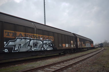 Graffiti Train - Photo by NOIIO3 - no.2, no2 (2016)