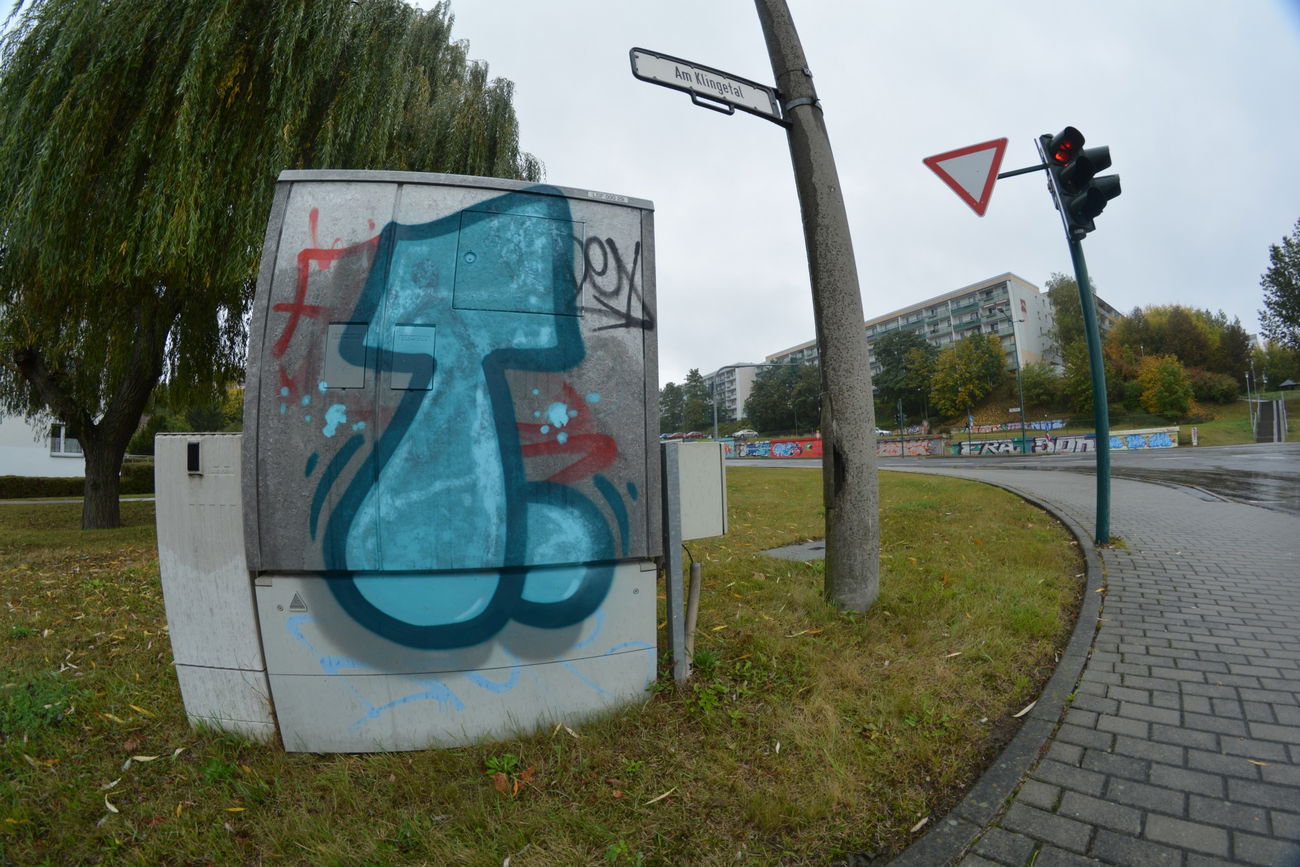 Graffiti Bombing - Photo by NOIIO3 - tups, tup (2016)