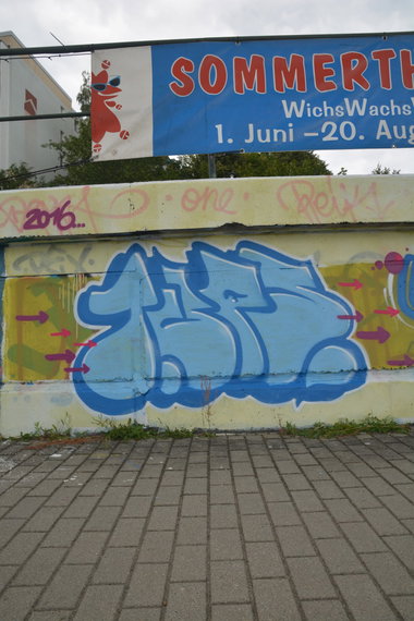 Graffiti Wall - Photo by NOIIO3 - tups, throwup, tup (2016)