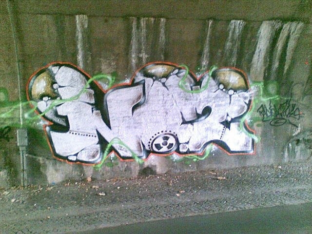 Graffiti Wall - Photo by NOIIO3