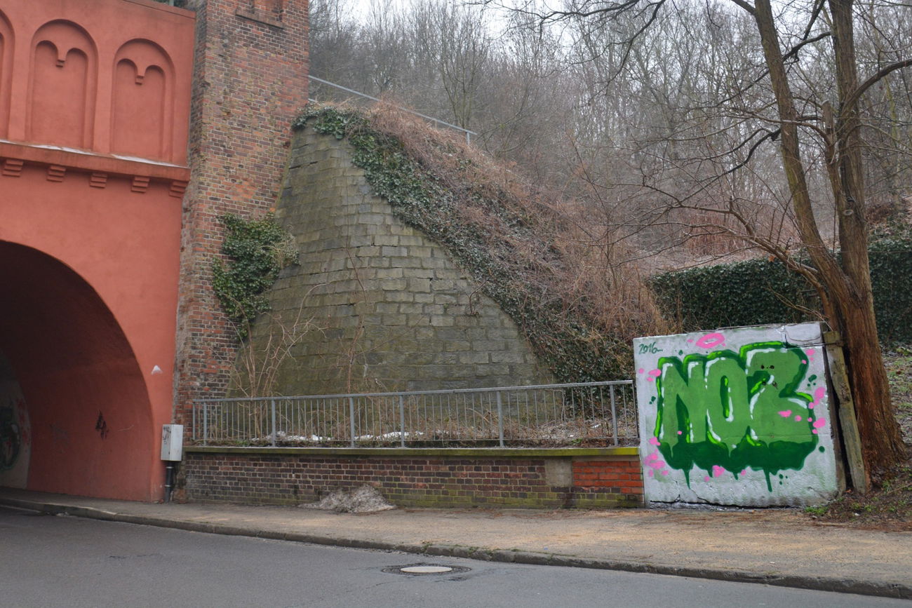 Graffiti Bombing - Photo by NOIIO3 - no2, number2, nr2 (2015)