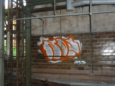 Graffiti Bombing - Photo by NOIIO3 - no2, numbertwo, nuber2 (2013)
