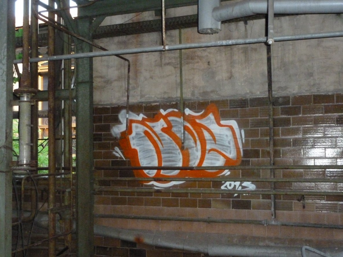 Graffiti Bombing - Photo by NOIIO3 - no2, numbertwo, nuber2 (2013)