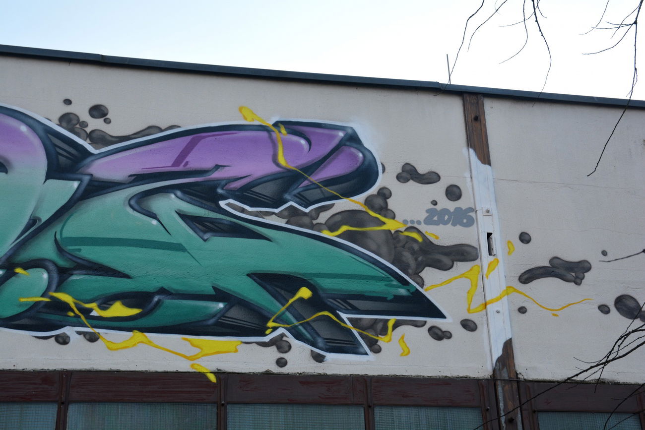 Graffiti Wall - Photo by NOIIO3 - no2, nr2, numbertwo (2016)