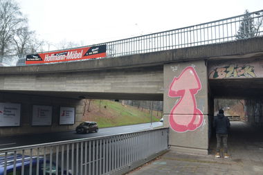 Graffiti Wall - Photo by NOIIO3 - tups, tup, throwup (2016)