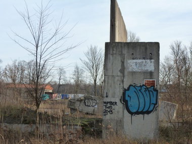 Graffiti Wall - Photo by NOIIO3 (2013)