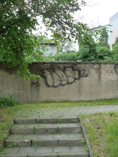 Graffiti Bombing - Photo by NOIIO3 - no2, numbertwo, nummer2 (2013)