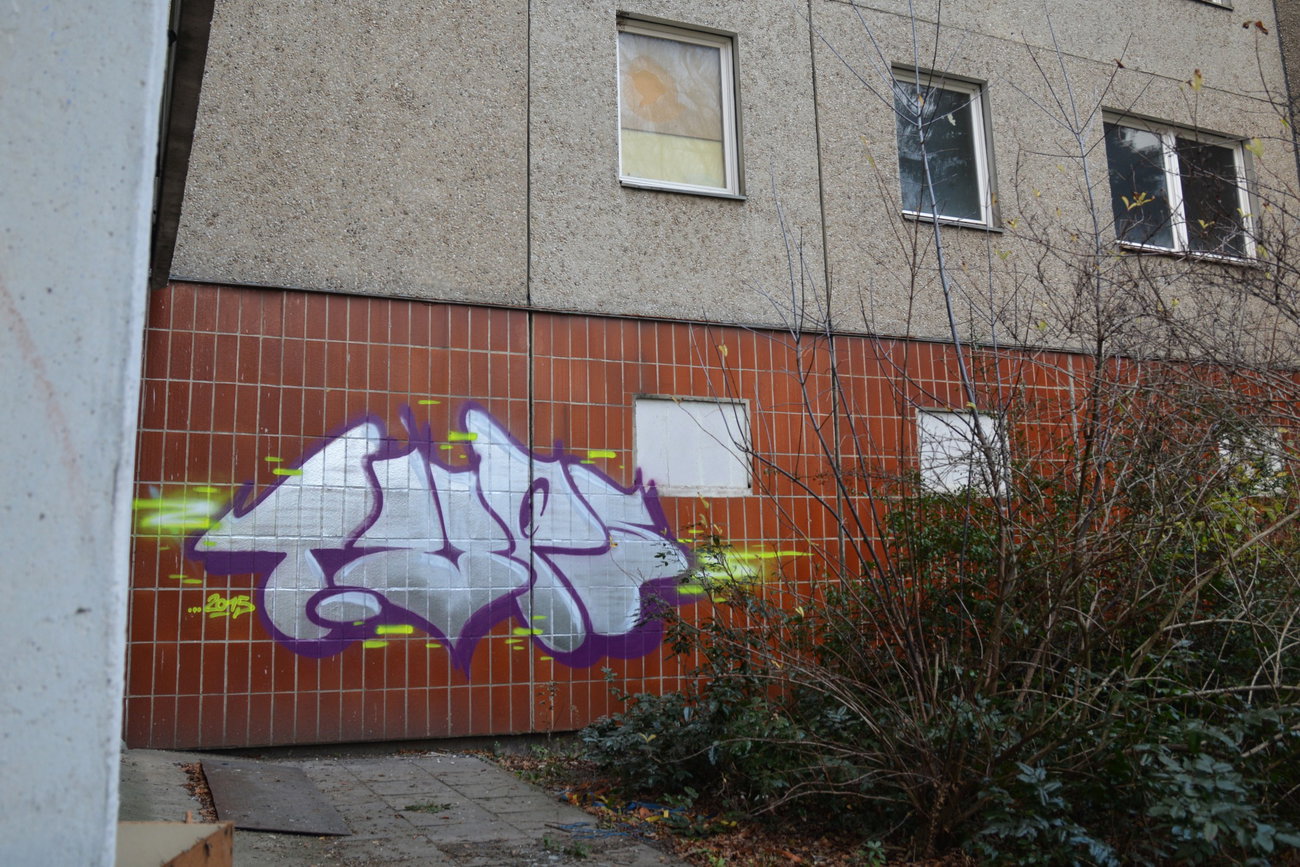 Graffiti Wall - Photo by NOIIO3 - t-ups, t-up (2015)