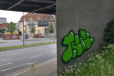 Graffiti Bombing in Frankfurt (Oder) - Photo by NOIIO3 - tups, tup (2016)