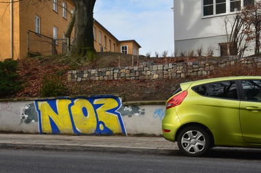 Graffiti Bombing - Photo by NOIIO3 - no2, no.2 (2016)