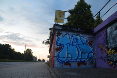 Graffiti Wall - Photo by NOIIO3 - tups, tup, t (2016)