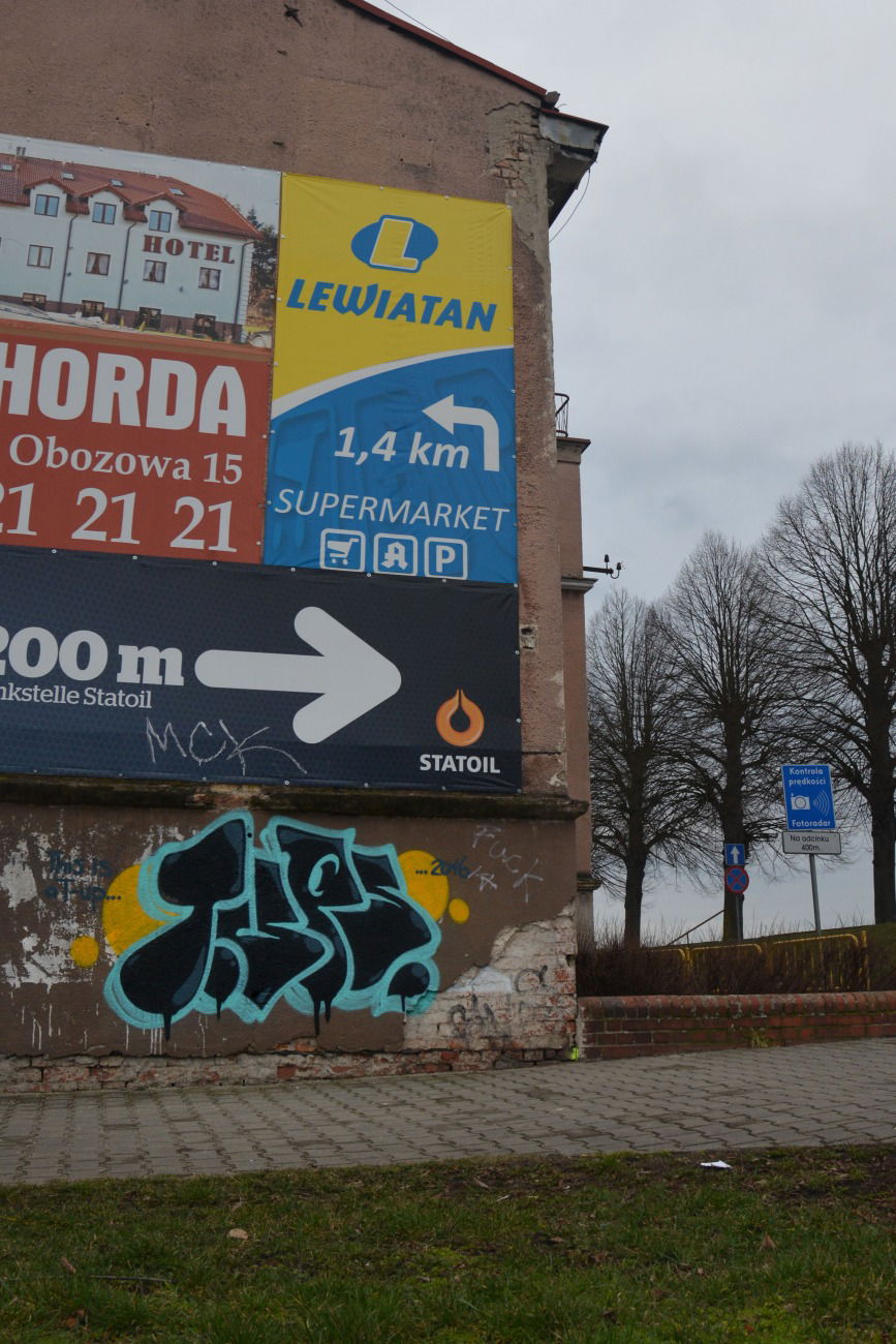 Graffiti Bombing in Slubice - Photo by NOIIO3 - tups (2016)