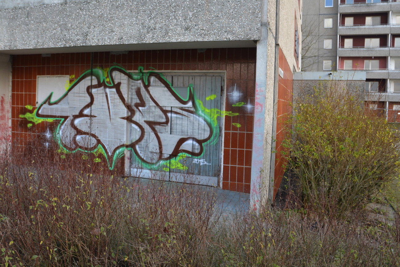 Graffiti Photo by NOIIO3