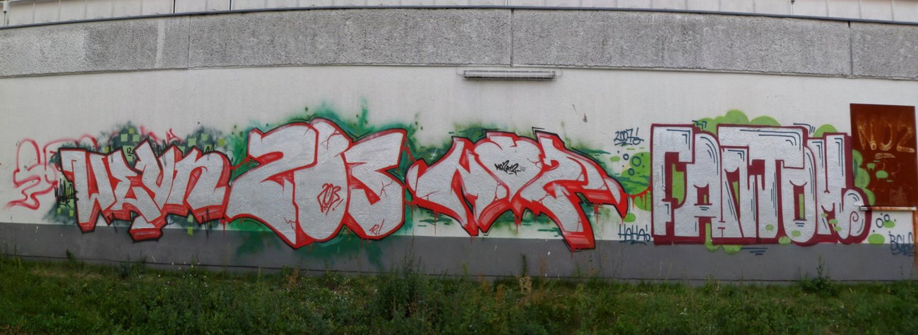 Graffiti Wall - Photo by NOIIO3 - no2, 203, weyn (2012)