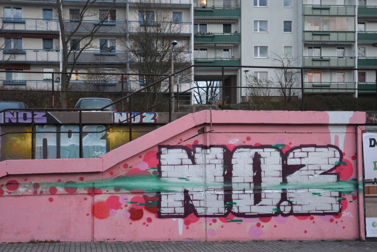 Graffiti Wall - Photo by NOIIO3 - no2, no.2, notwo
