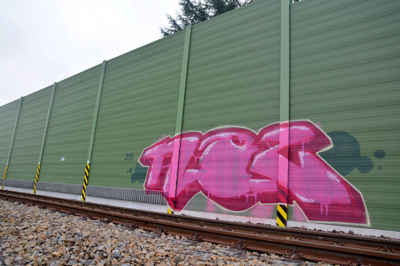 Graffiti Bombing - Photo by NOIIO3 - no2, nr2, number2 (2016)