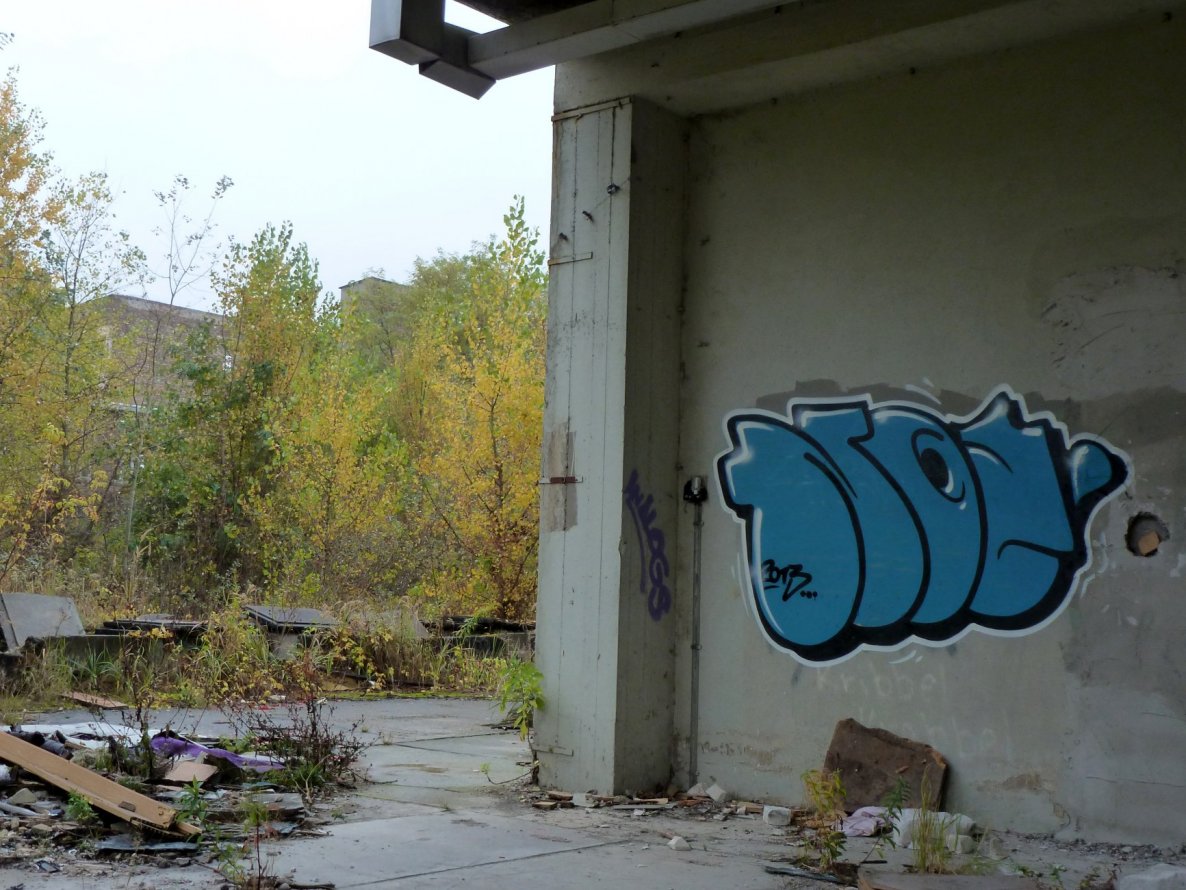 Graffiti Wall - Photo by NOIIO3 - no2, numbertwo, nuber2 (2013)