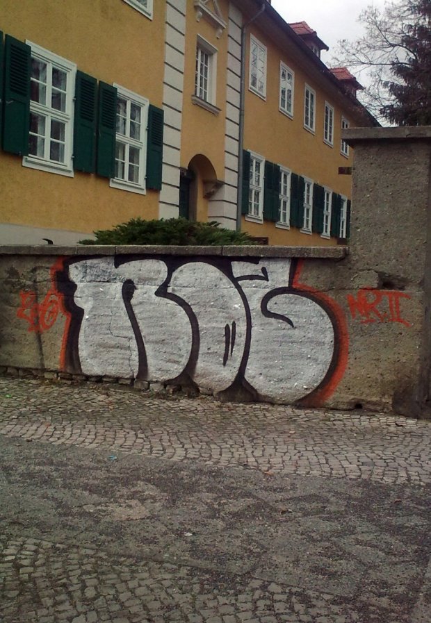 Graffiti Wall - Photo by NOIIO3 (2010)