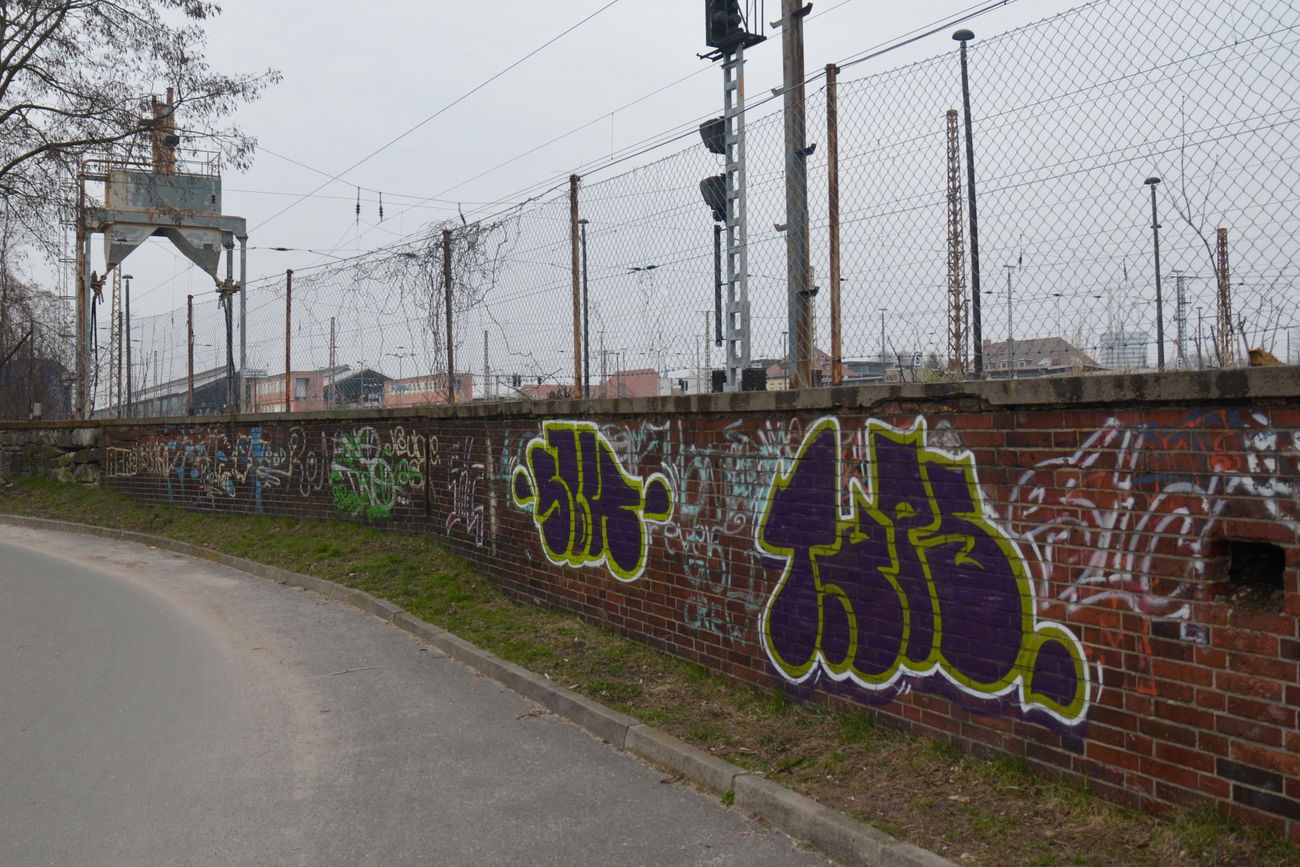 Graffiti Bombing - Photo by NOIIO3 - tups (2016)