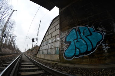 Graffiti Bombing - Photo by NOIIO3 - tups, t, throwup (2017)