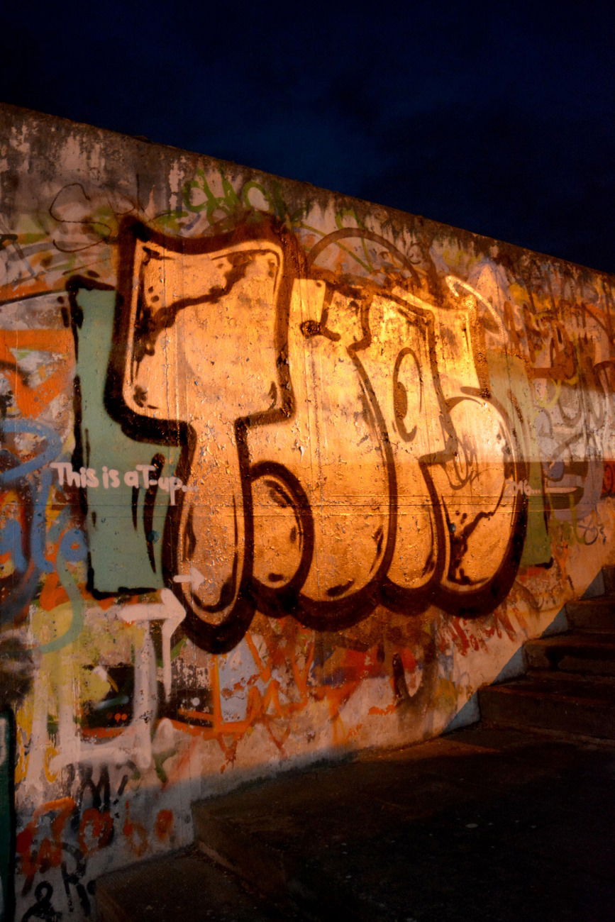 Graffiti Bombing - Photo by NOIIO3 - tups, tup (2016)