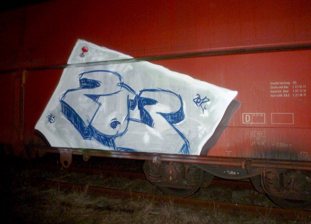 Graffiti Train - Photo by NOIIO3 (2012)