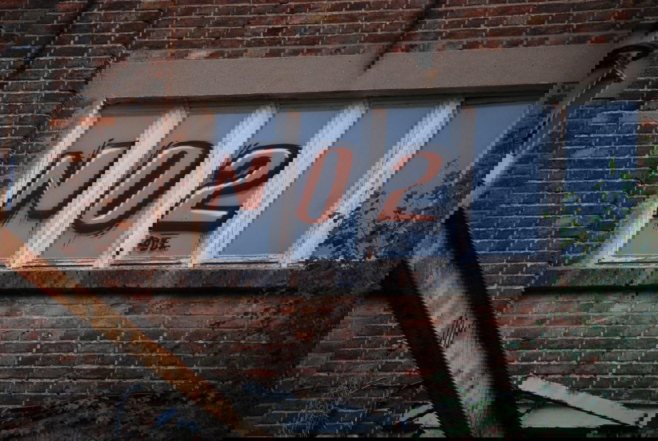 Graffiti Bombing - Photo by NOIIO3 - no2 (2013)