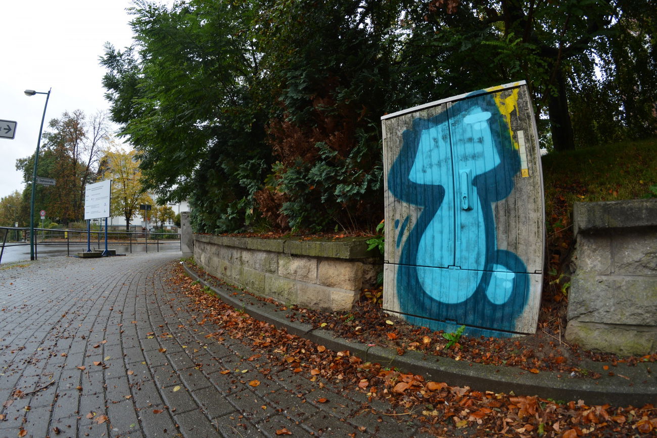 Graffiti Bombing - Photo by NOIIO3 - tups, tup (2016)