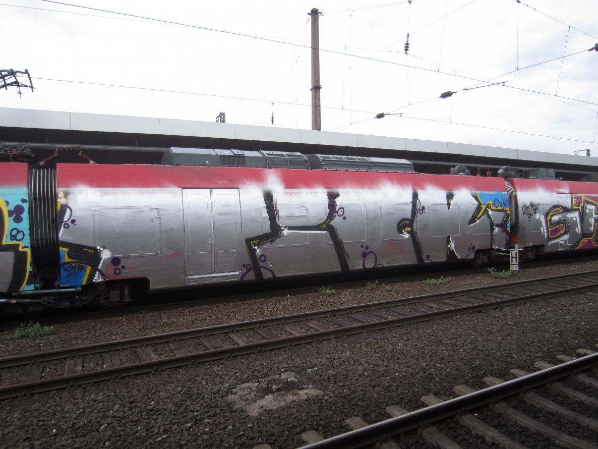 Graffiti Train - Photo by NRW_graff